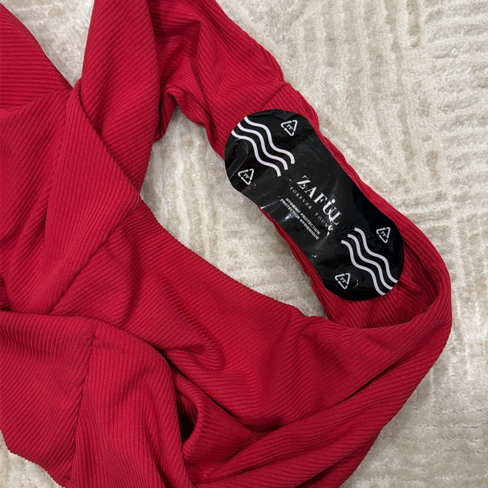 Red Ribbed Bikini Set - Picture 6 of 8